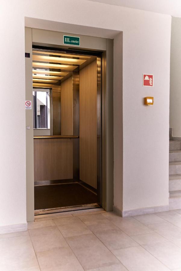 Apartament Starlight Bronze Szeged- Exclusive Zewnętrze zdjęcie