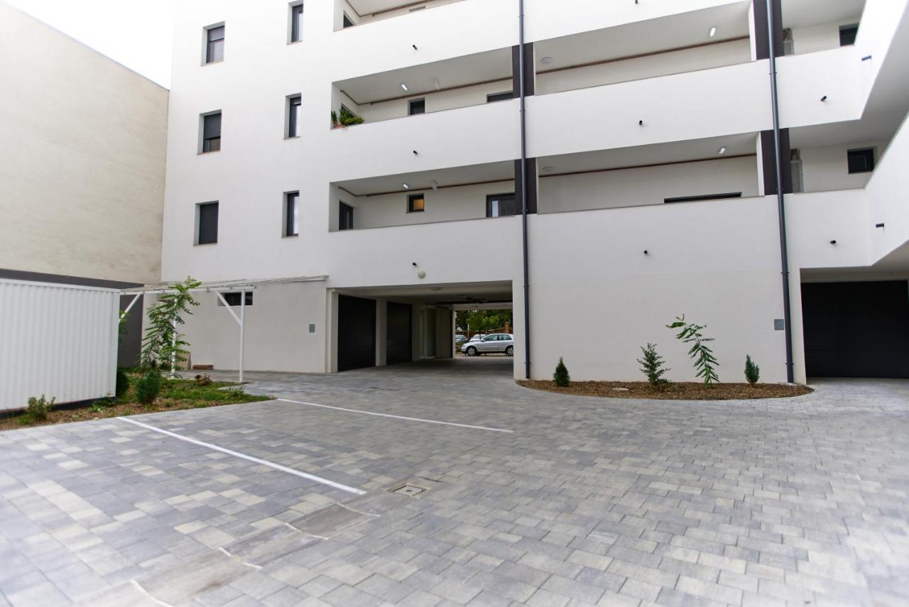 Apartament Starlight Bronze Szeged- Exclusive Zewnętrze zdjęcie