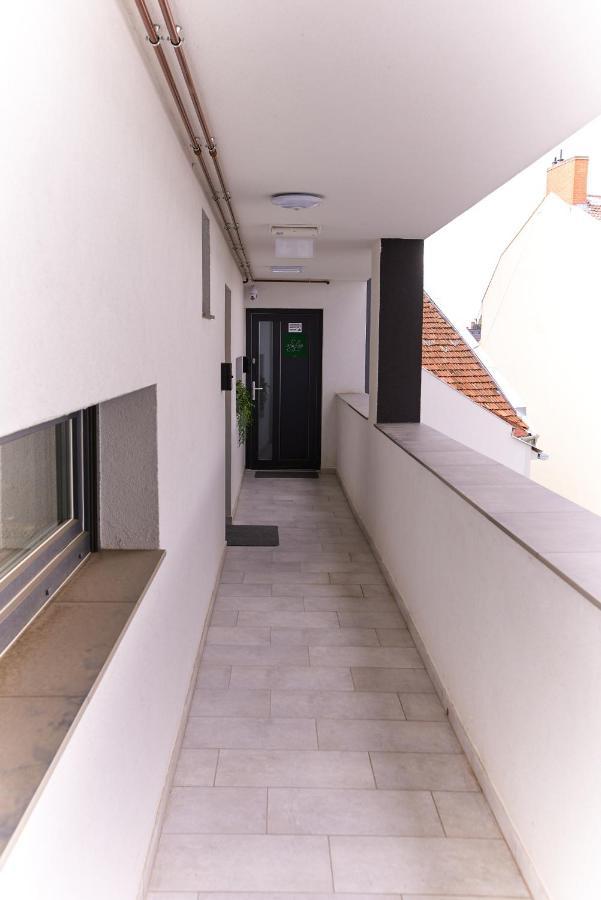 Apartament Starlight Bronze Szeged- Exclusive Zewnętrze zdjęcie